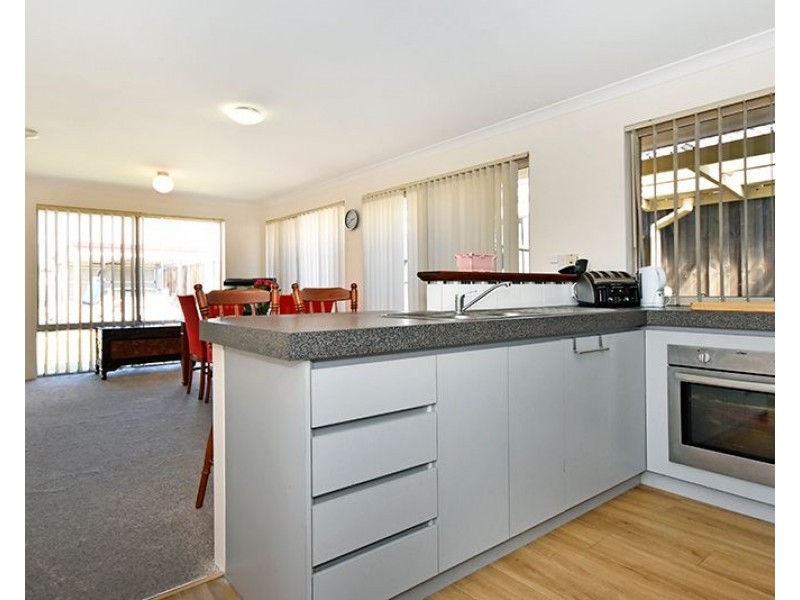 10 Longton Way, Ellenbrook WA 6069