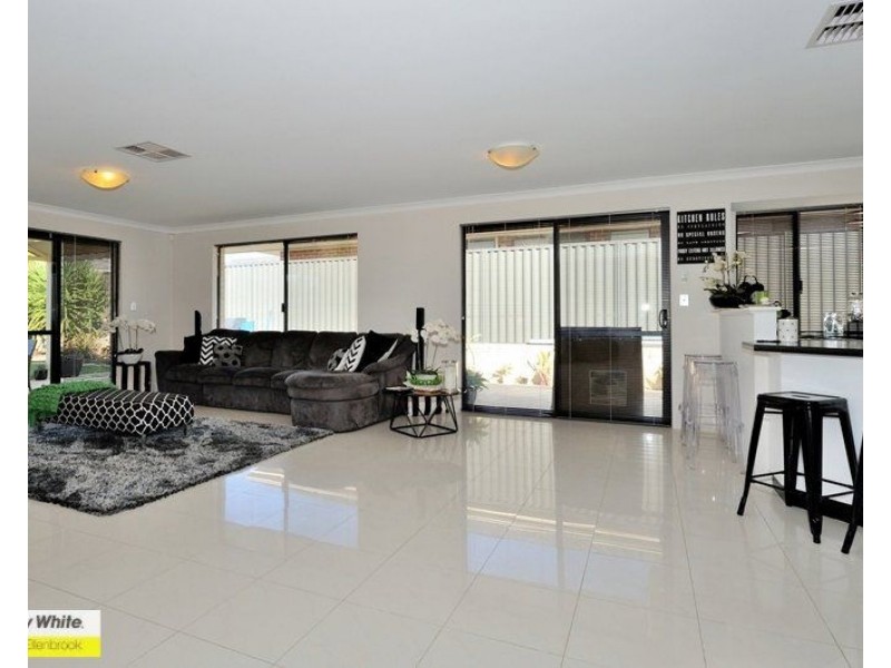 335 Millhouse Road, Aveley WA 6069