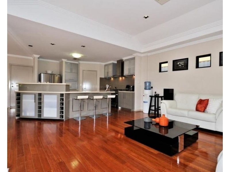 21 Dulegal Way, Aveley WA 6069