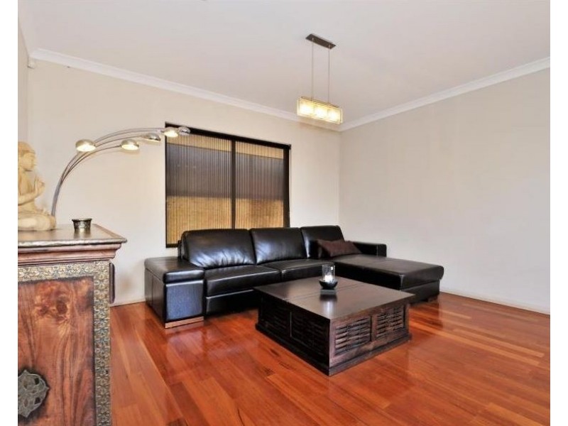 21 Dulegal Way, Aveley WA 6069