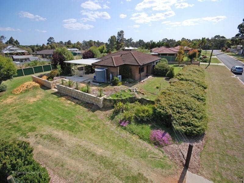 16 Brockholes Street, Bullsbrook WA 6084