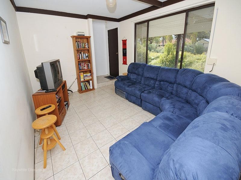 16 Brockholes Street, Bullsbrook WA 6084