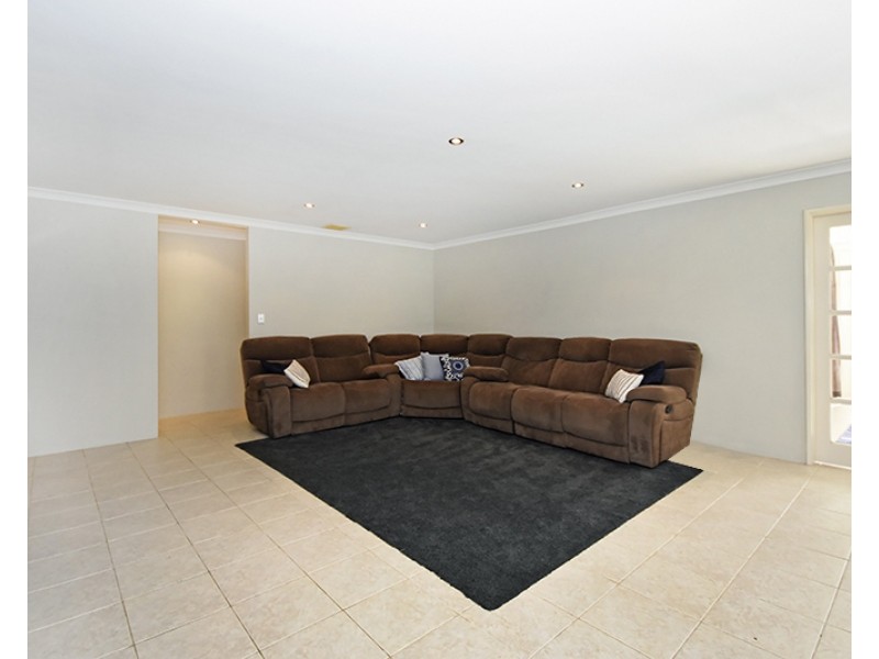 17 Maneroo Way, Ellenbrook WA 6069