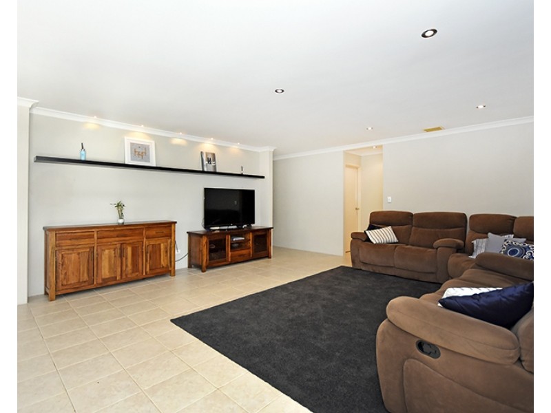 17 Maneroo Way, Ellenbrook WA 6069