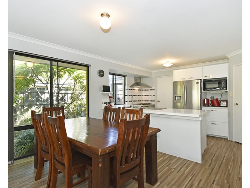 16 Westgrove Drive, Ellenbrook WA 6069