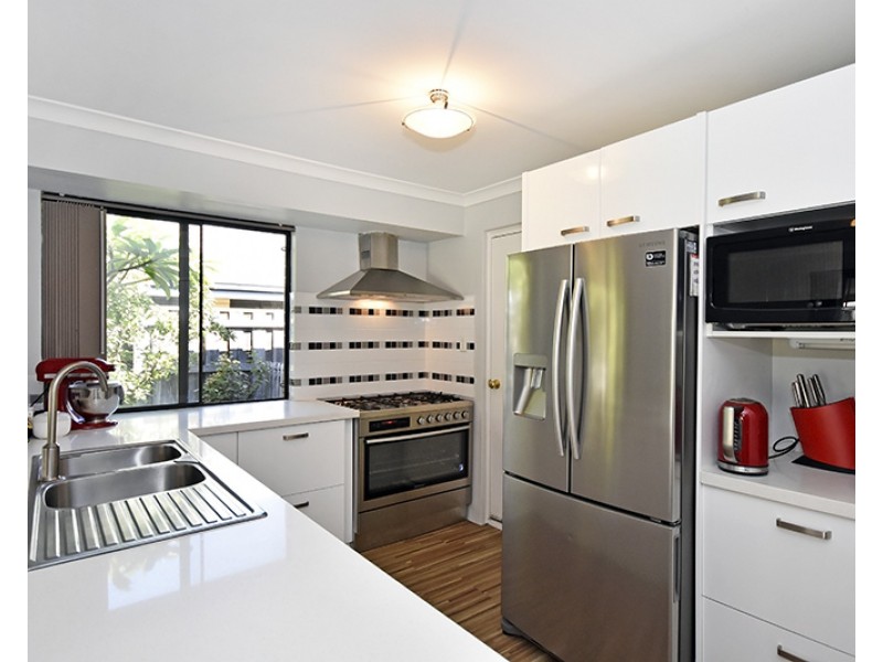 16 Westgrove Drive, Ellenbrook WA 6069