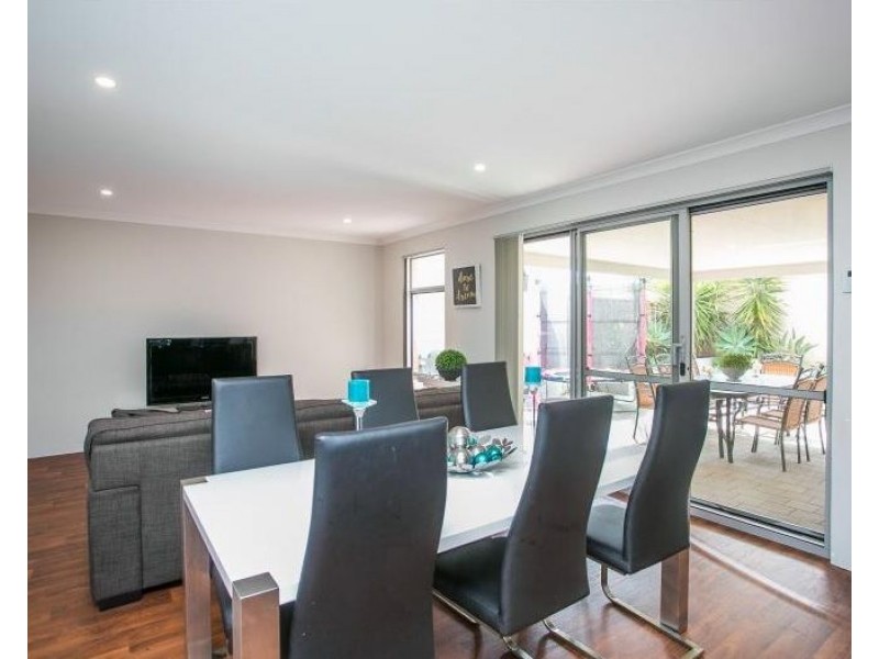 37 Kersley Avenue, Ellenbrook WA 6069