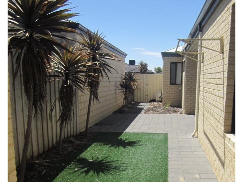 32 Parnham Avenue, Ellenbrook WA 6069