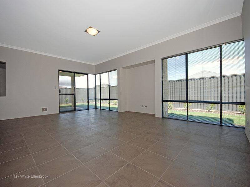 30 Artemis Elbow, Aveley WA 6069
