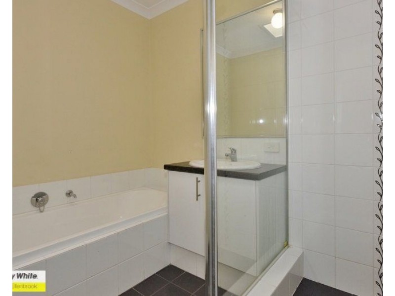 8b Paris Gardens, Hocking WA 6065