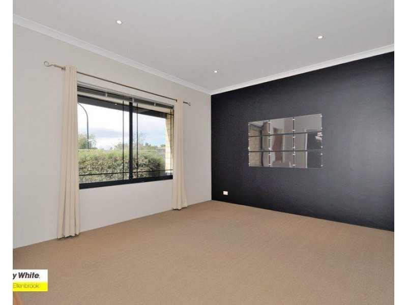 32 Weyba Turn, Ellenbrook WA 6069
