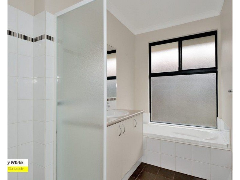 32 Weyba Turn, Ellenbrook WA 6069
