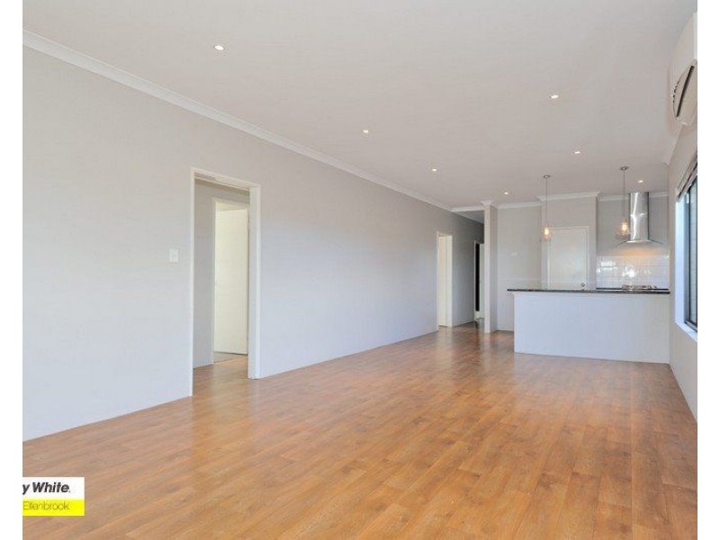 32 Weyba Turn, Ellenbrook WA 6069