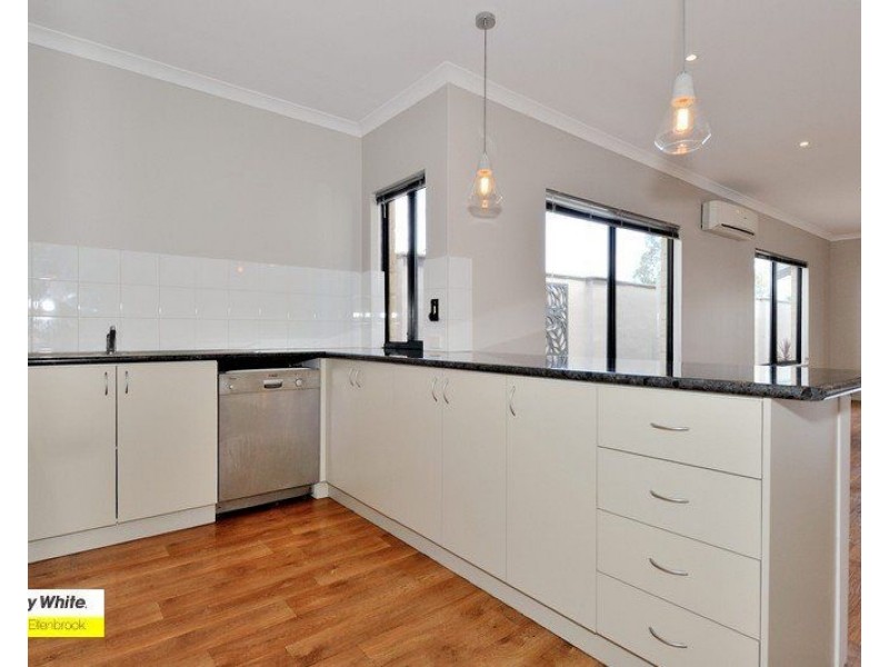 32 Weyba Turn, Ellenbrook WA 6069