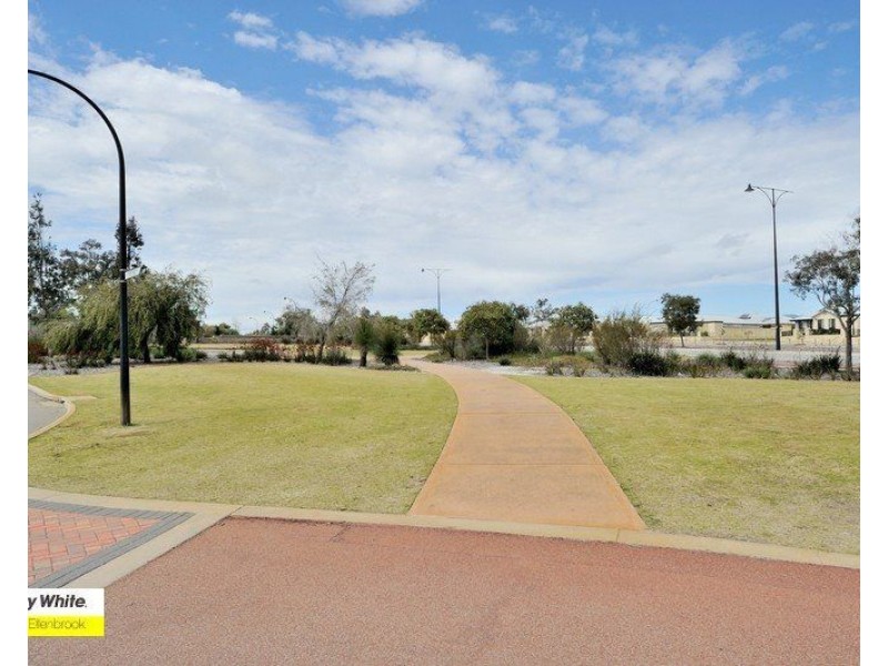 32 Weyba Turn, Ellenbrook WA 6069