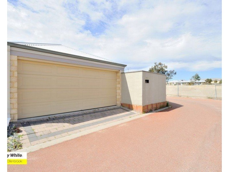 32 Weyba Turn, Ellenbrook WA 6069