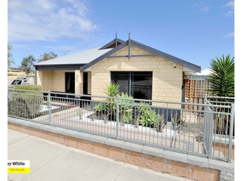 32 Weyba Turn, Ellenbrook WA 6069