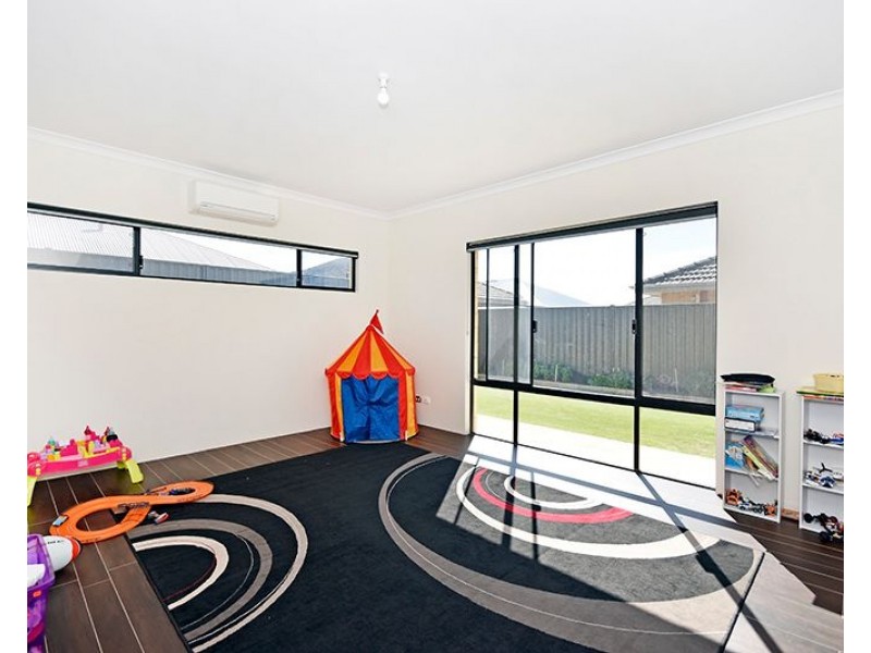 65 Farmaner Parkway, Ellenbrook WA 6069