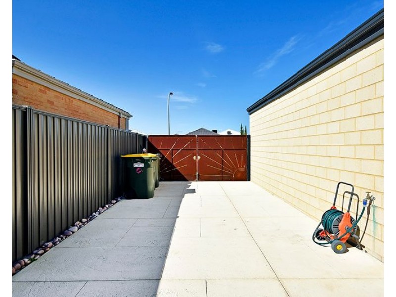 65 Farmaner Parkway, Ellenbrook WA 6069