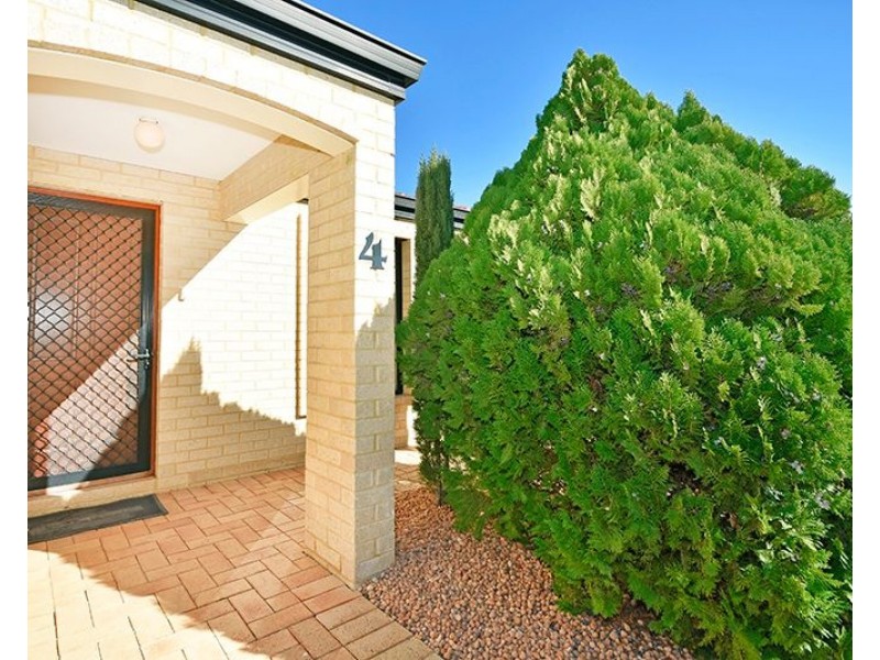 4 Lyon Way, Ellenbrook WA 6069
