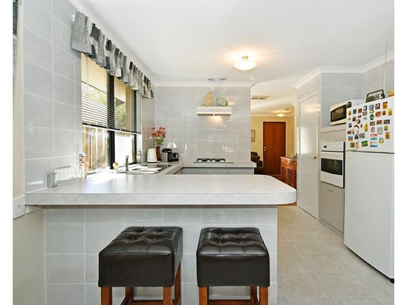 4 Lyon Way, Ellenbrook WA 6069