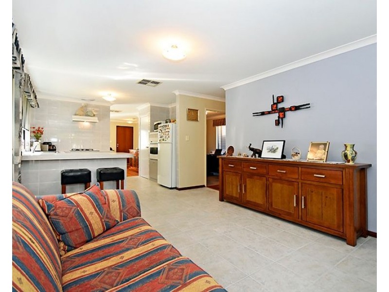 4 Lyon Way, Ellenbrook WA 6069