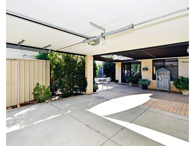 4 Lyon Way, Ellenbrook WA 6069