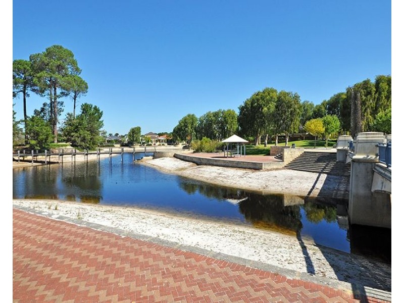 4 Lyon Way, Ellenbrook WA 6069