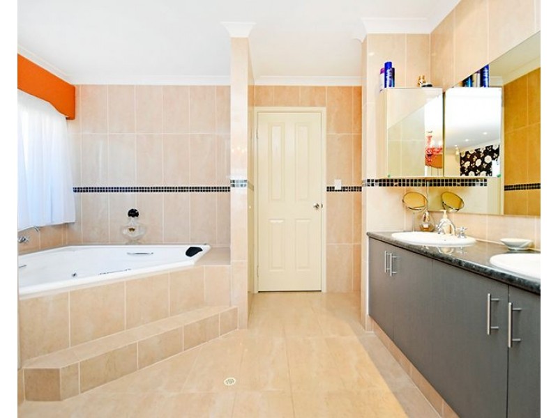 7 Tondoon Bend, Aveley WA 6069