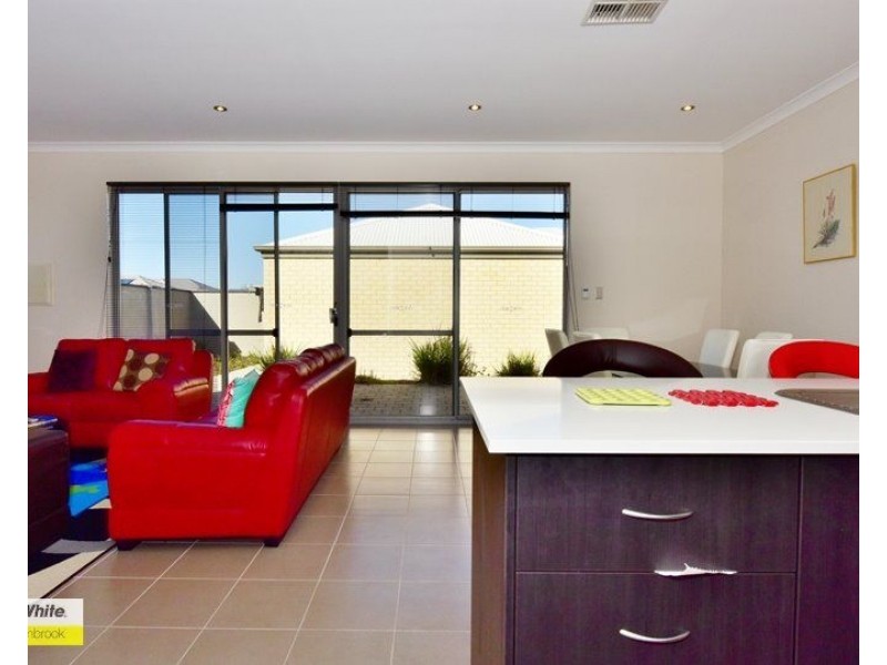 15 Riverland Drive, Ellenbrook WA 6069