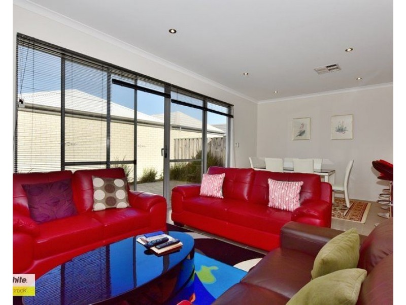 15 Riverland Drive, Ellenbrook WA 6069