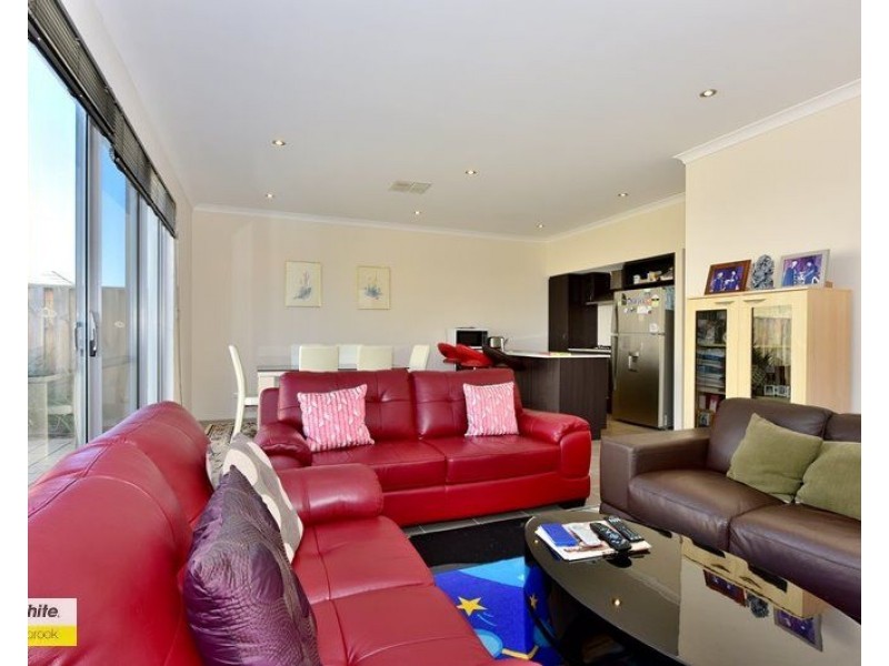 15 Riverland Drive, Ellenbrook WA 6069