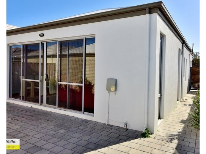 15 Riverland Drive, Ellenbrook WA 6069