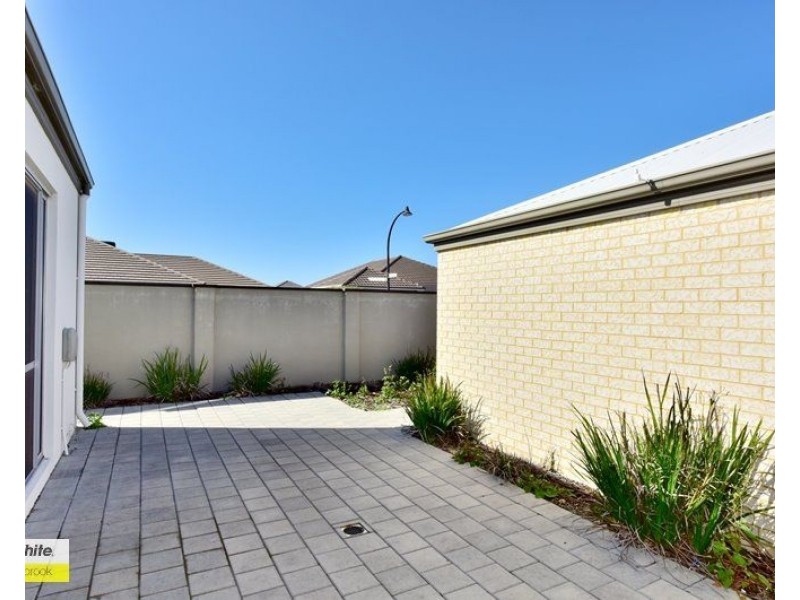 15 Riverland Drive, Ellenbrook WA 6069