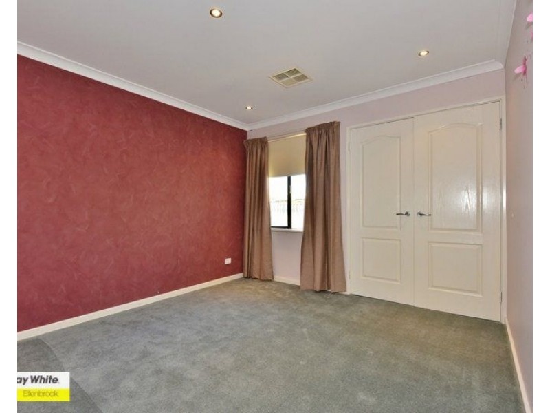 3 Horseshoe Circuit, Henley Brook WA 6055