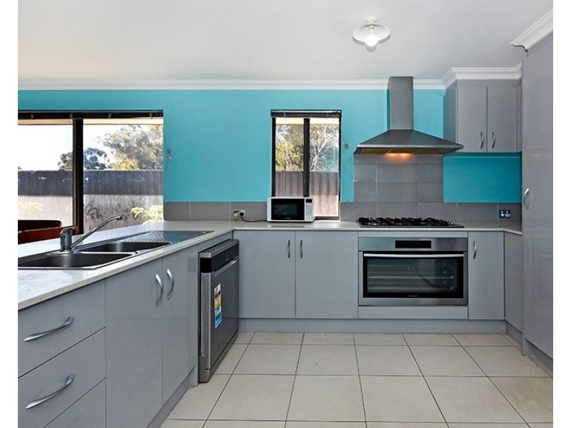 4 Minikin Drive, Aveley WA 6069