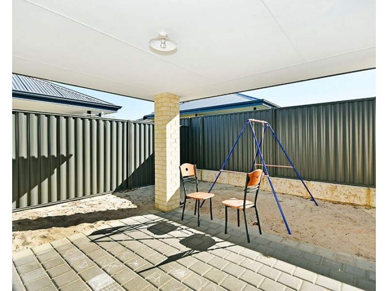 4 Minikin Drive, Aveley WA 6069