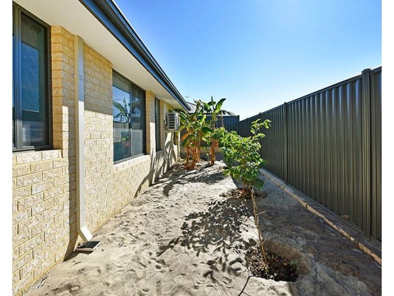 4 Minikin Drive, Aveley WA 6069