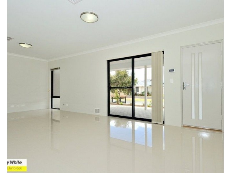 131 Bordeaux Lane, Ellenbrook WA 6069
