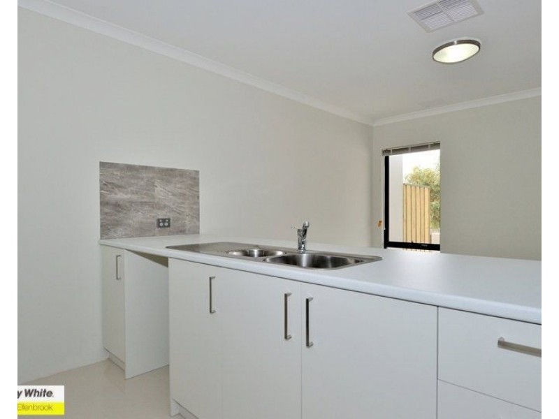 131 Bordeaux Lane, Ellenbrook WA 6069