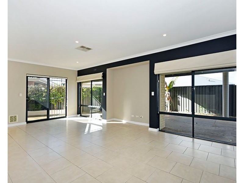 14 Pasalich Bend, Aveley WA 6069