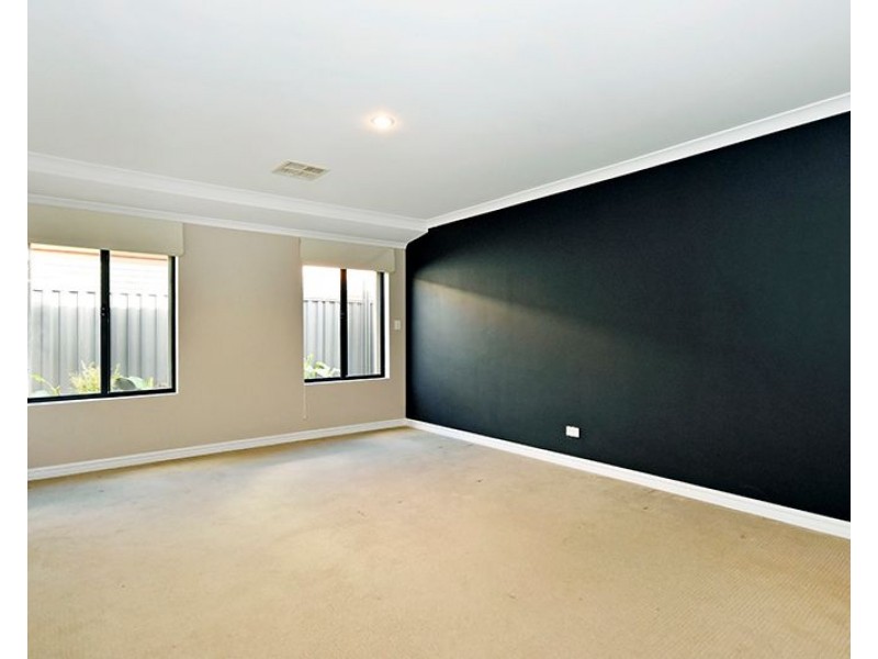 14 Pasalich Bend, Aveley WA 6069