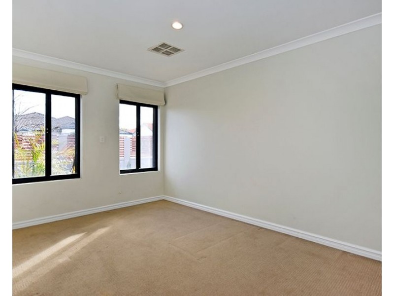 14 Pasalich Bend, Aveley WA 6069