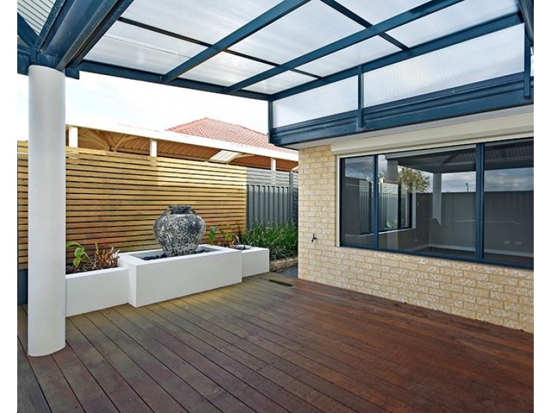 14 Pasalich Bend, Aveley WA 6069