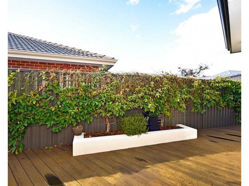 14 Pasalich Bend, Aveley WA 6069