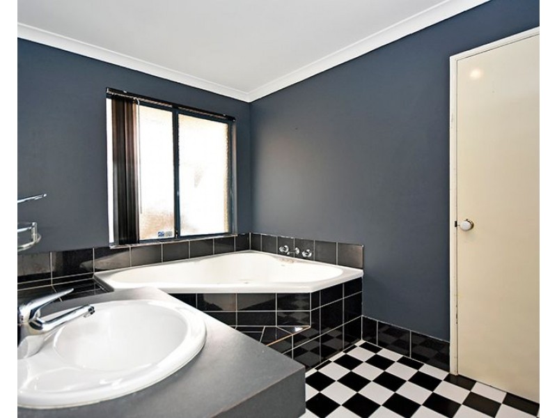 24 Springbrook Drive, Ellenbrook WA 6069