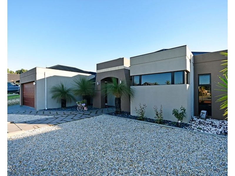 14 Rakich Drive, Ellenbrook WA 6069