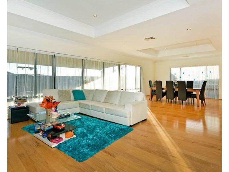 14 Rakich Drive, Ellenbrook WA 6069