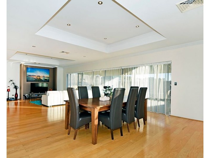 14 Rakich Drive, Ellenbrook WA 6069