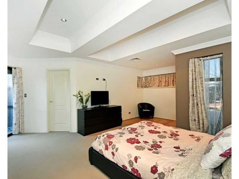 14 Rakich Drive, Ellenbrook WA 6069